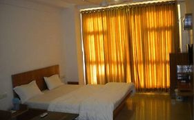 Hotel Midway Residency Gandhinagar